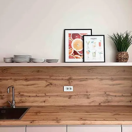 Eclectic 2br In The Bllok - Nook Appartement