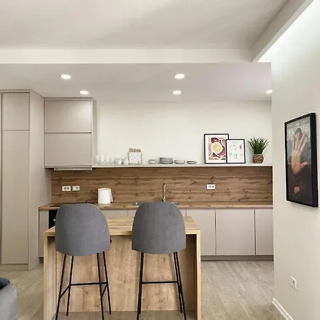 Eclectic 2br In The Bllok - Nook Tirana