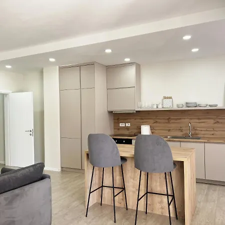 Eclectic 2br In The Bllok - Nook